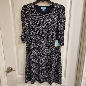 NWT CeCe Navy and White Floral 3/4 Sleeve Dress
